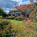 Chambre Sur Un Jardin Fleuri