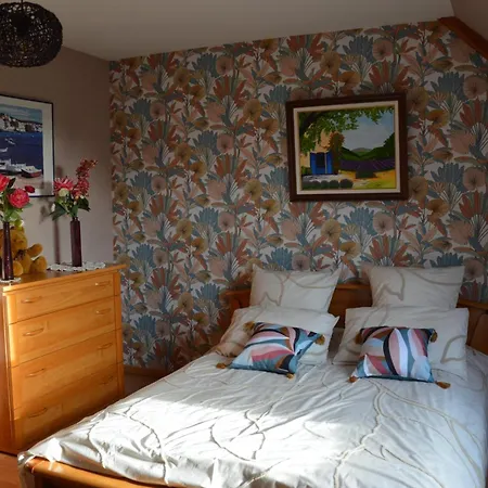 Chambre Sur Un Jardin Fleuri * Landisacq