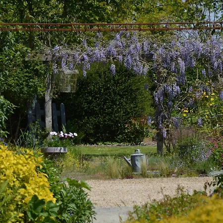 Nocleg ze śniadaniem Chambre Sur Un Jardin Fleuri